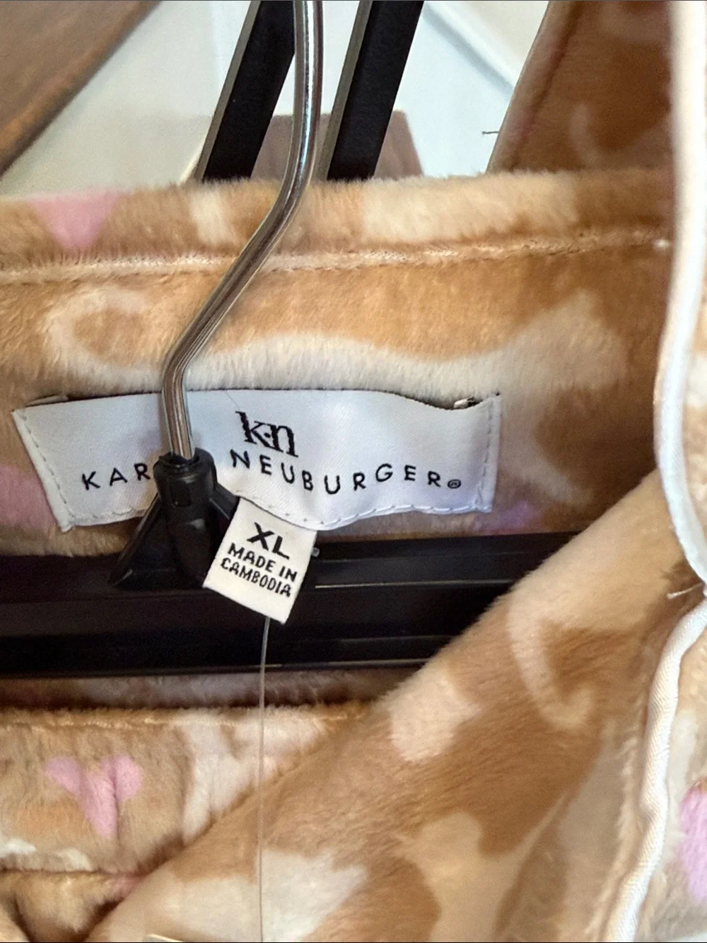 Karen Neuburger Beige and Pink Cat-Print Pajama Set